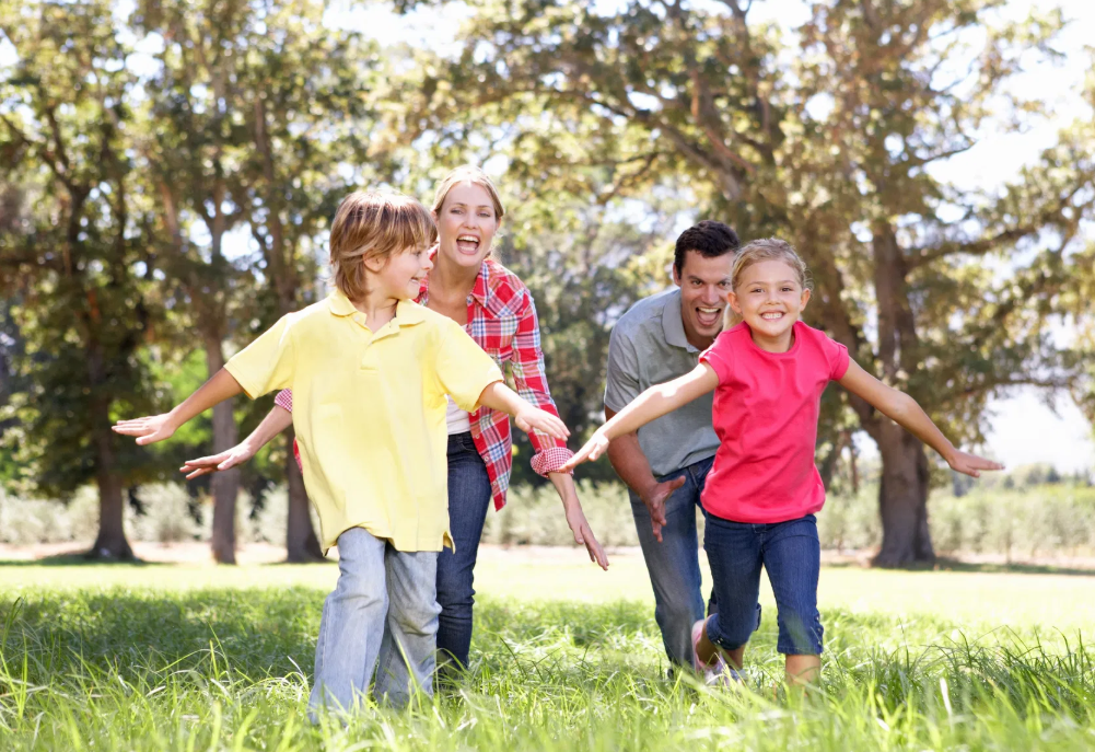 اهمیت بازی کردن با کودکان در تربیت اونها بسیار زیاد هست